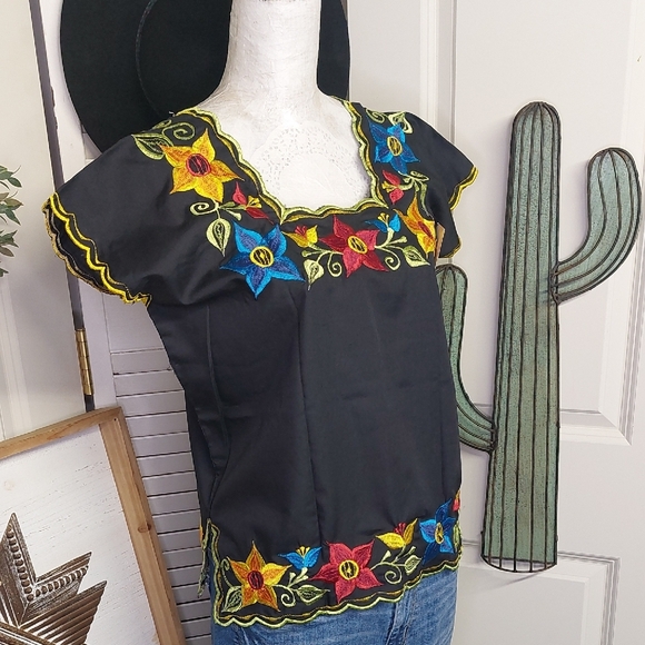 Beautiful Embroidered Mexican Peasant Blouse, Huipil Sm / Med NWT - Picture 1 of 15